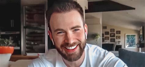 Avengers Star Chris Evans Accidentally Posted D*ck。